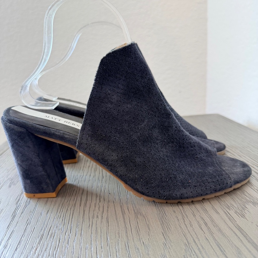 Matt Bernson Navy Blue Suede Perforated Peep Toe Block Heel Mules Size 9
